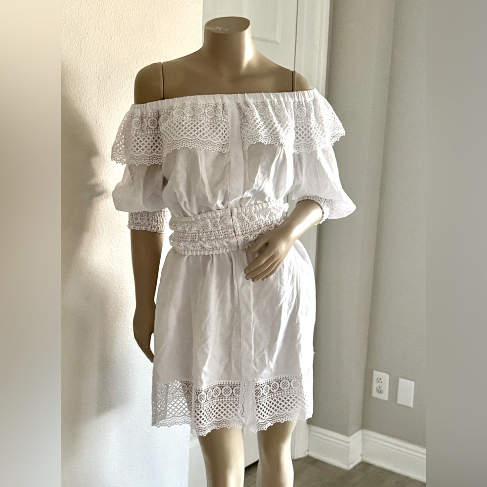 NWOT Charo Ruiz Unique White Off-Shoulder Lace Dress